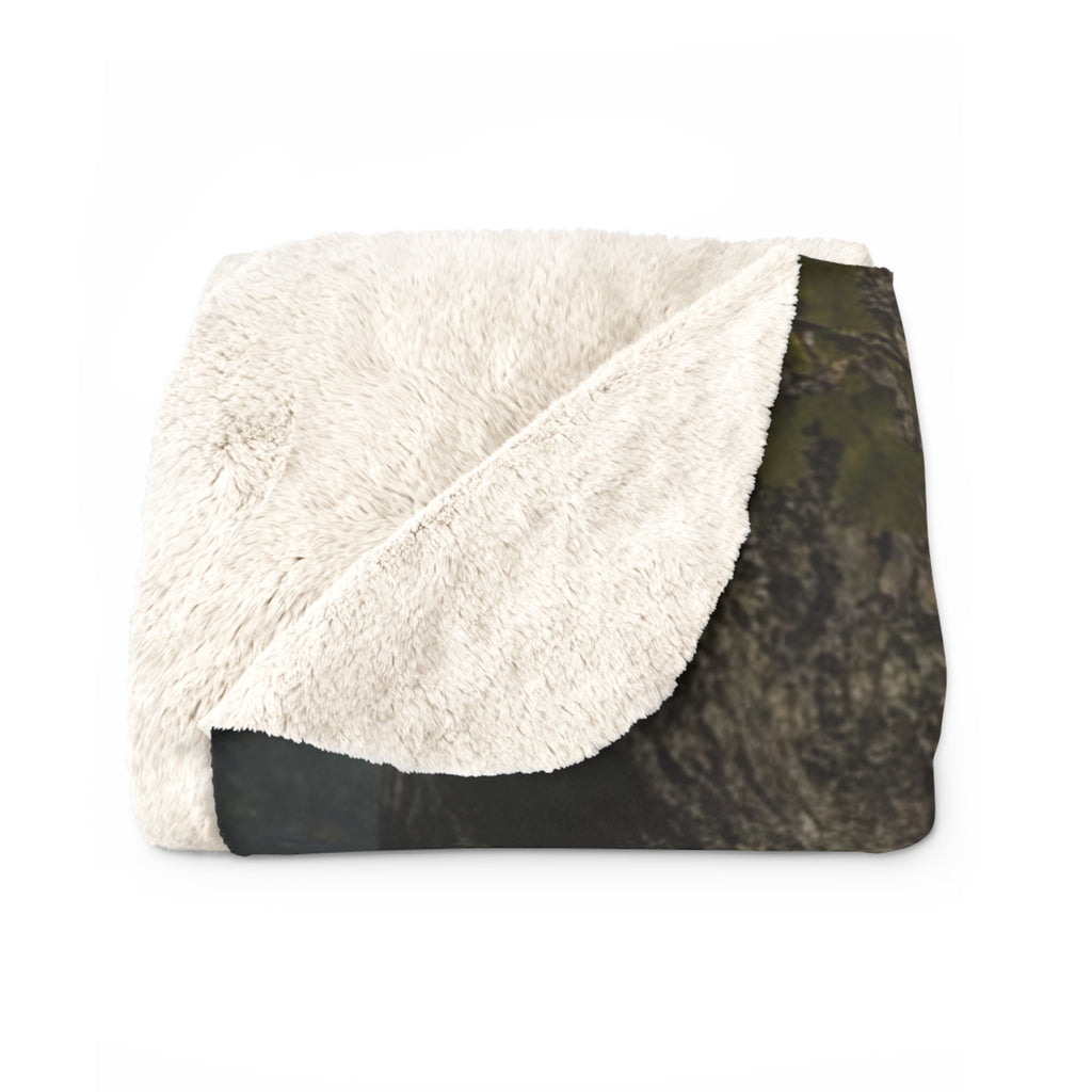 Hunter and Hound Sherpa Blanket — Camouflage Outdoorsman Throw